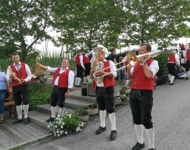 Hopfenklaenge-Musikverein-Pregarten-Willi-und-seine-Apostel